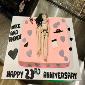 LosAngeles-California-Two-Snuggle-In-Bed-Custom-Cake